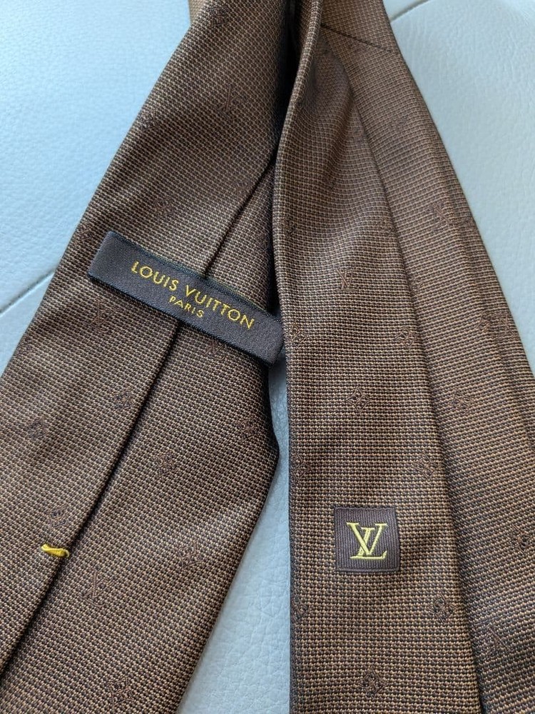Louis Vuitton Necktie Tie All over monogram pattern LV 100% Silk Authentic Brown