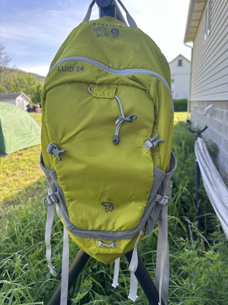 Mountain Hardwear Fluid 26 Backpack - Technical Daypack - Gray/Green