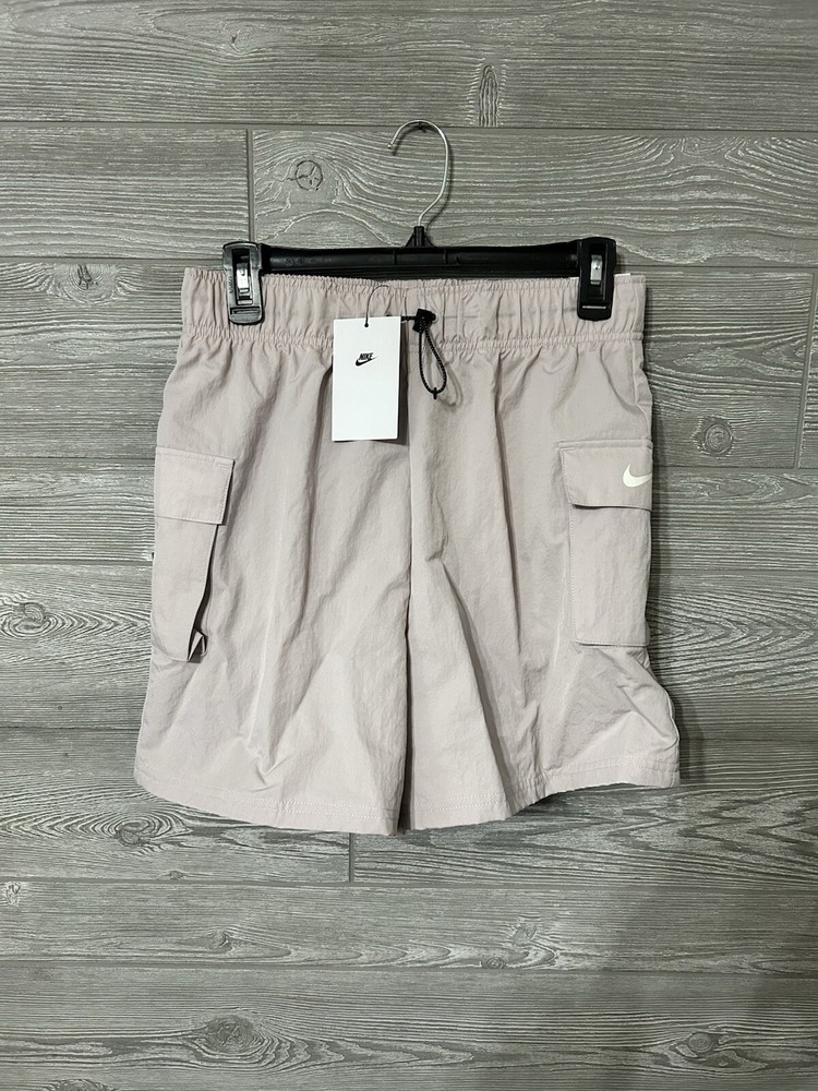 Women's Nike Sportswear Essential Woven High-Rise Shorts X Small- DM6247-019