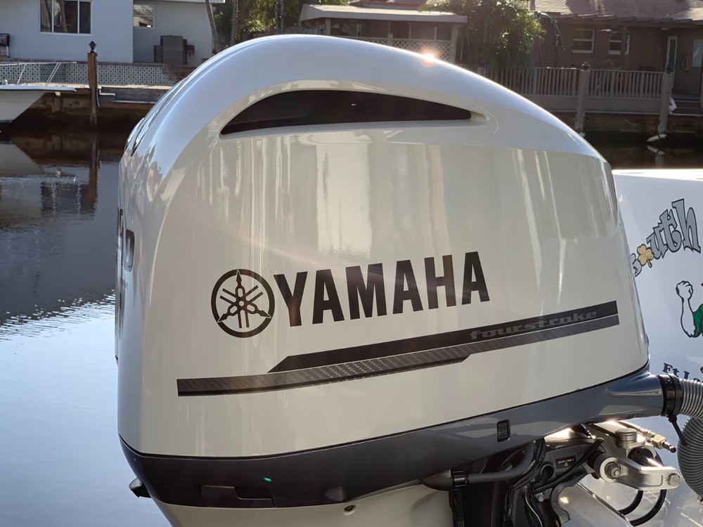 Black kit with carbon fiber stripe  Yamaha Outboard Decal Sticker