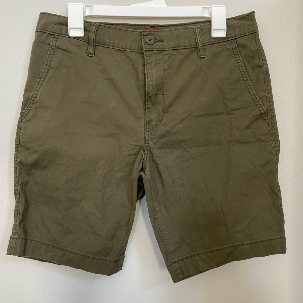 Levi's XX Chino Men's Green Cotton Flat Front Shorts with Pockets