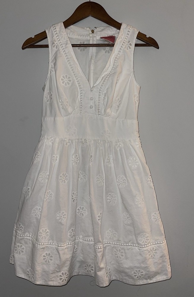 kate spade new york Size 4 White Fit & Flare V-Neck Embroidered Dress