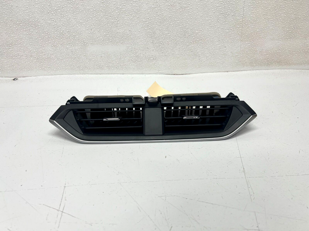 18-21 HONDA CLARITY FRONT CENTER DASHBOARD AIR VENT GRILLE, OEM LOT3492