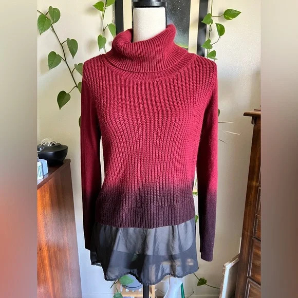 Rock & Republic Women’s Red Cowl Neck Sweater Size M