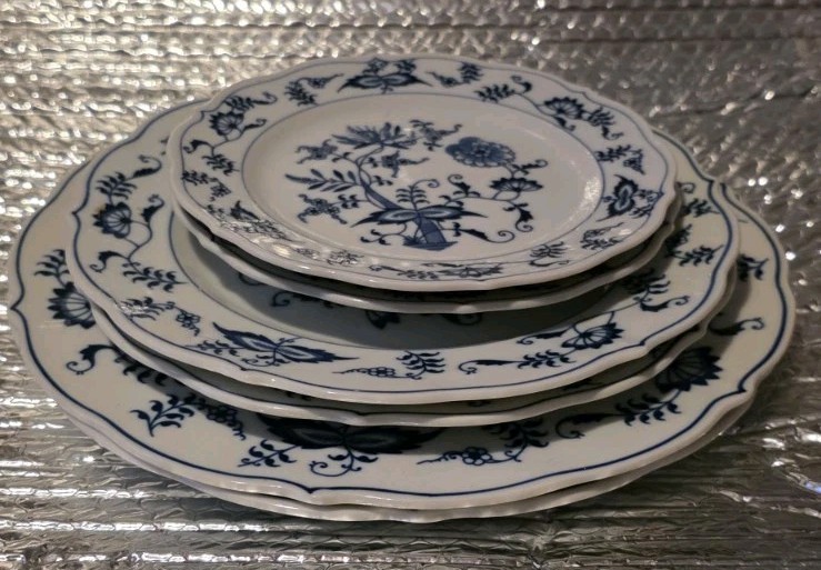 Lot Of 6 Vintage Blue Danube 99183  10.25
