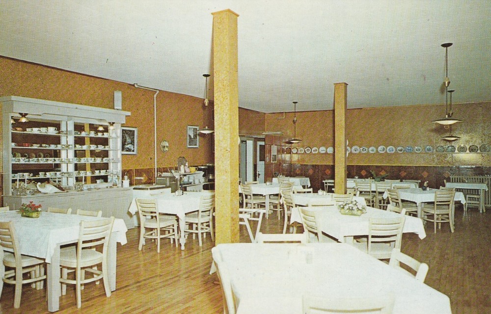 Hulbert MI-Michigan, Hotel Tahquamenon, Dining Room Advertising Vintage Postcard