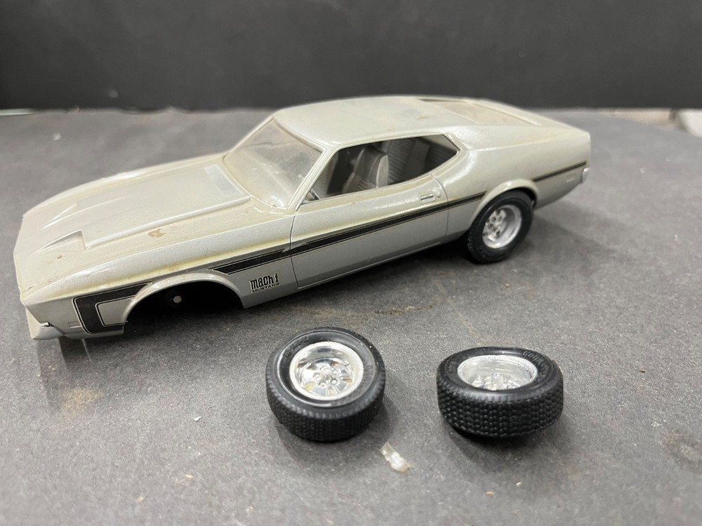 C2 Ford Mustang Mach 1 built model Car Vintage 1/25 McM