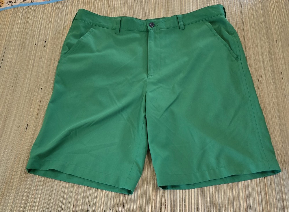 IZOD Golf Kelly Green Chino Golf Shorts Men's 40 Pre-owned EUC