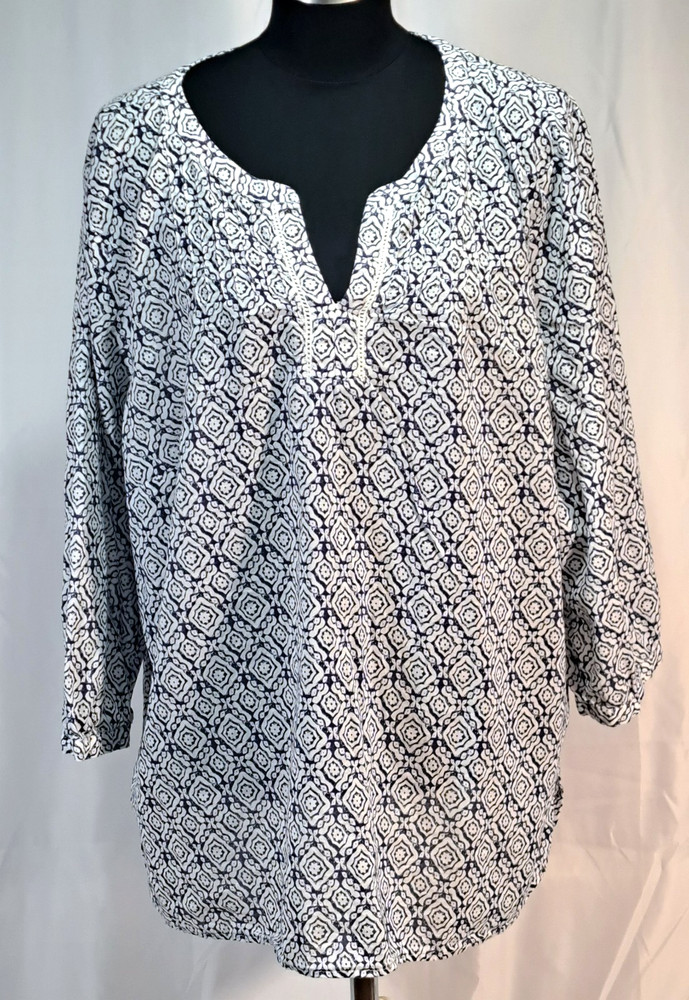 Talbots Plus 3X Navy Blue White Geometric Medallion Split Neck Tunic Top Crochet