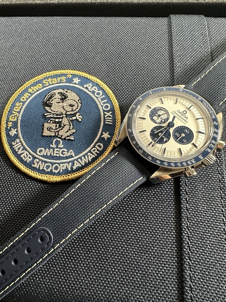 OMEGA Speedmaster Silver Snoopy Award 310.32.42.50.02.001 Anniversary Watch
