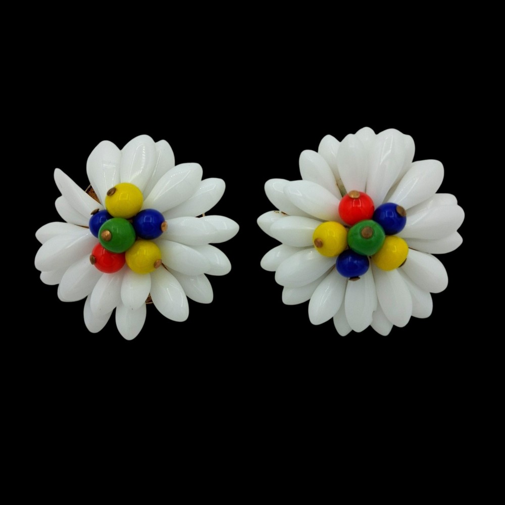 Vtg 1950s White Milk Glass Flower Clip Earrings 1.5
