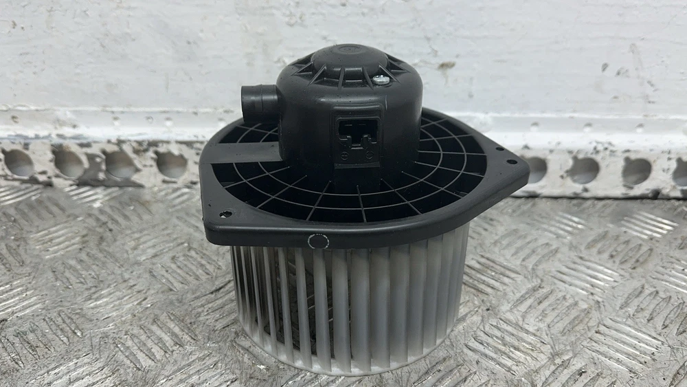 Mitsubishi Outlander Mk3 2015 Heater Blower Fan Motor 7802A303