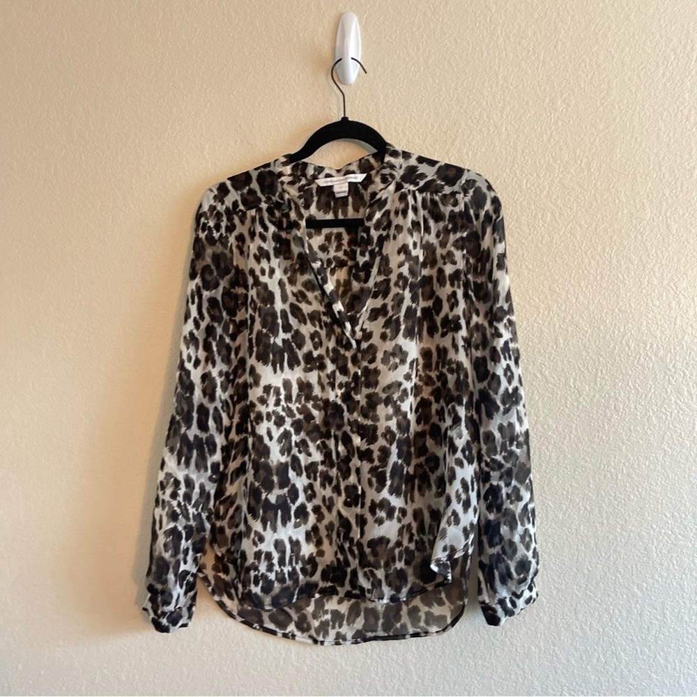 Diane von Furstenberg Harlow Tab-Sleeve Snow Leopard Print Blouse Silk Size 2