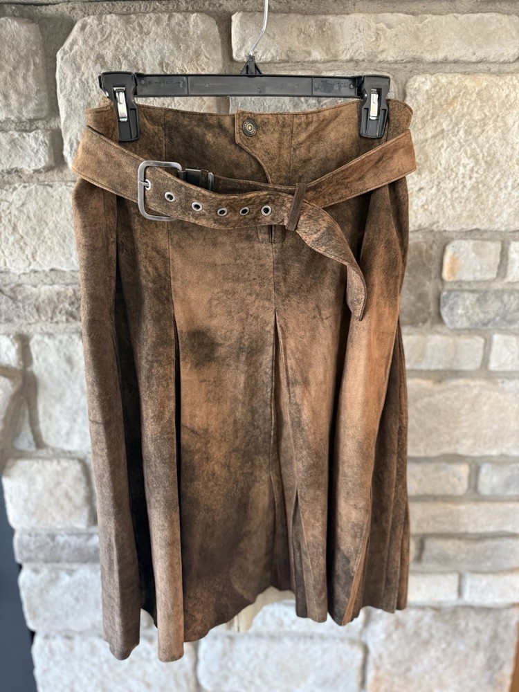 Gap Women’s Brown Pleaded Skirt Made of 100% Genuine Lamb Suede Size 4 Belt Snap