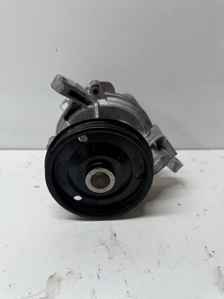 2021-2025 Volvo S60 S90 V90 V60 XC90 Engine Water Pump Cover 32252604 OEM 3679