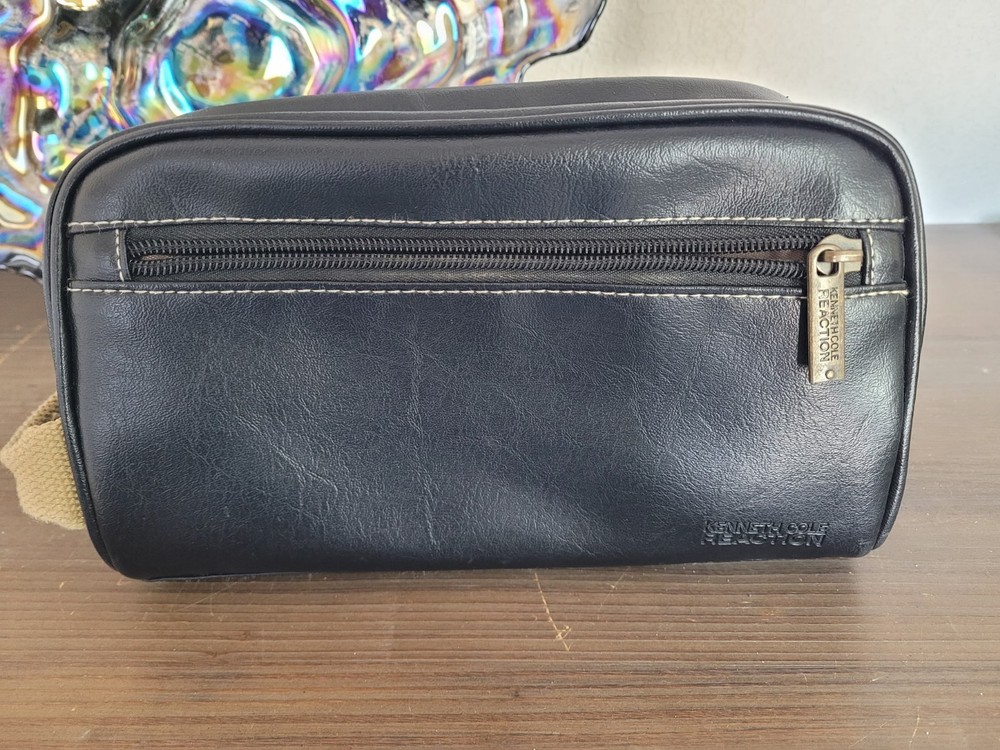 Kenneth Cole Reaction Black Toiletry/Travel Bag. Men's Toiletry Bag. 9 3/4