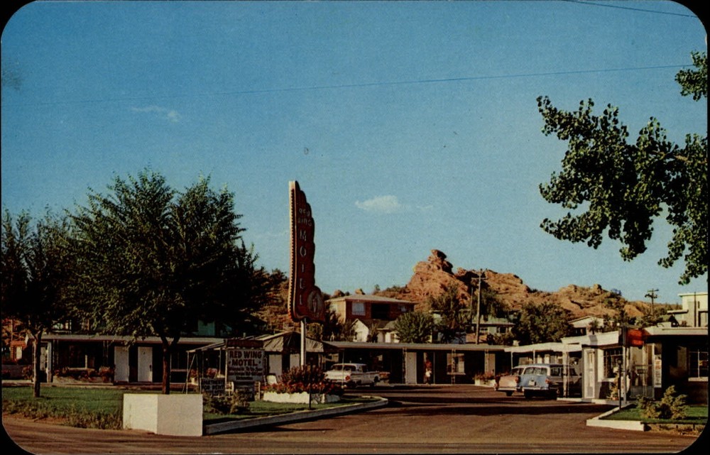 Colorado Manitou Springs Red Wing Motel El Paso Blvd vintage cars ~ 1950-60s