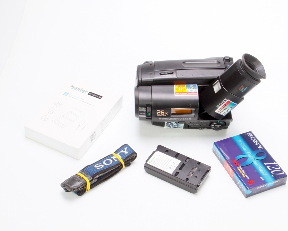 Sony CCD-TR66 Standard Definition Video8 Camcorder (Black)