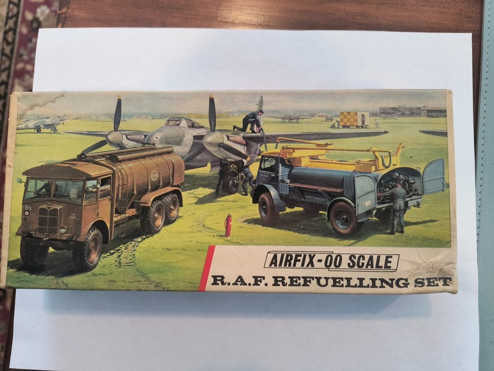 Airfix R.A.F Refueling Set, OO Scale (1/76.2) Kit - Series 3