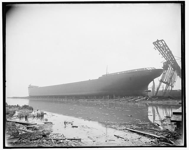 Photo:Str. Hoover and Mason, broadside, before the launch