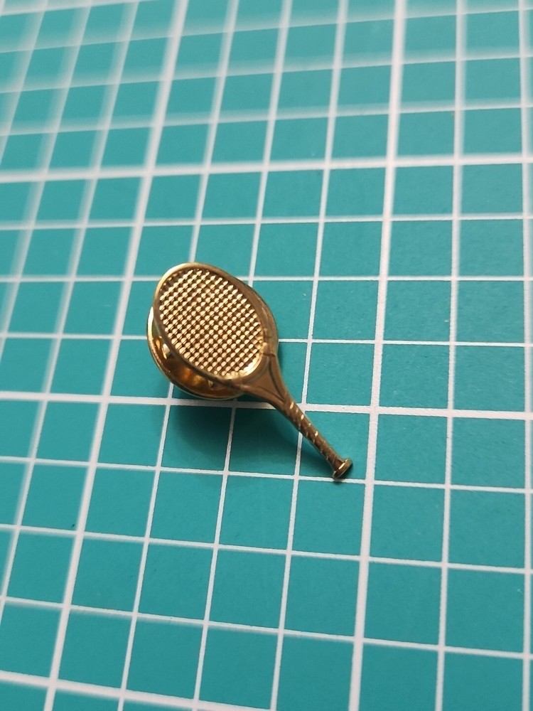 Vtg Gold Tennis 🎾 Racket Gold Tone Lapel Pin