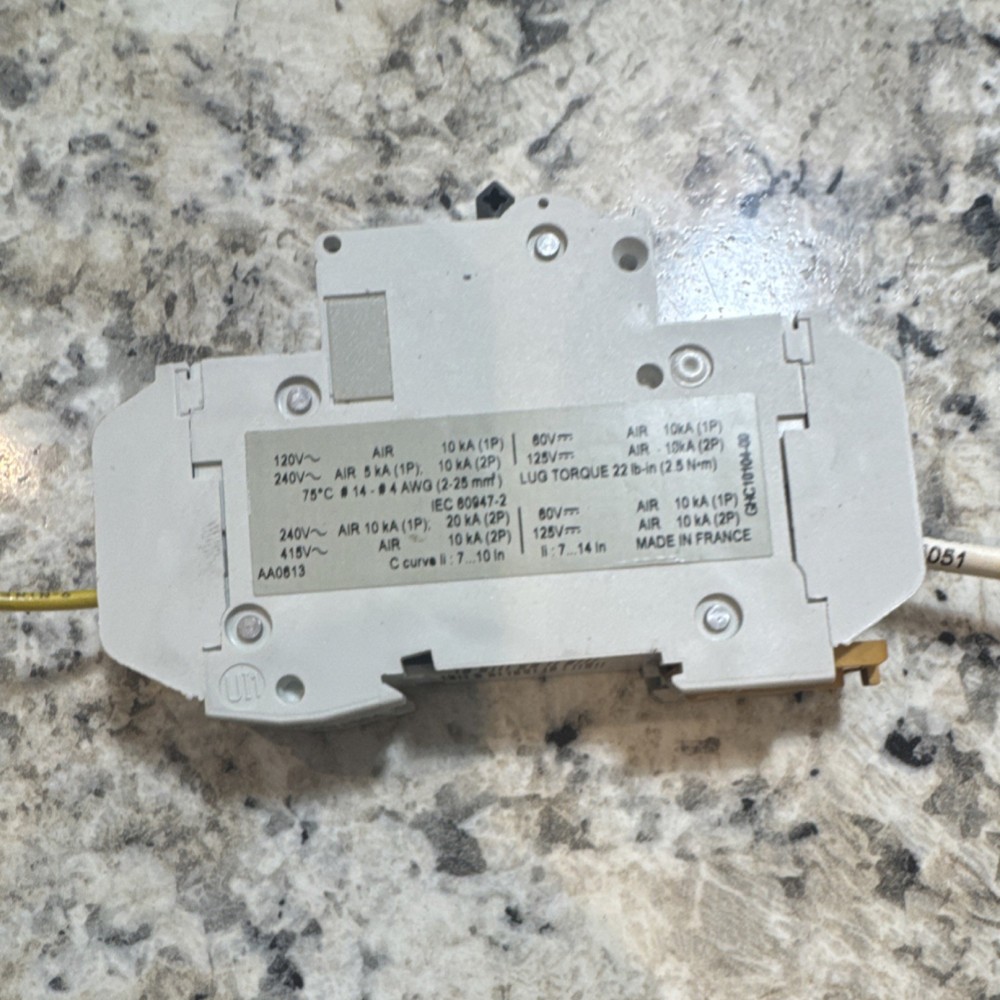 Merlin Gerin Multi9 C60 4A Type C Circuit Breaker 240V DIN Rail Trip Indicator