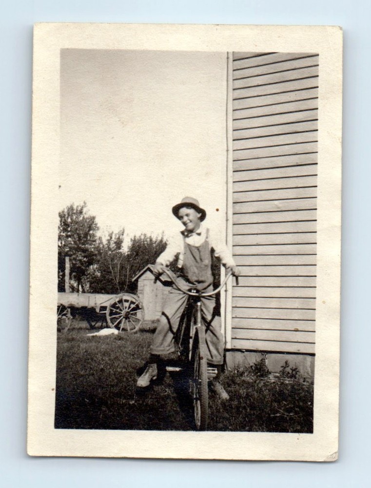 Old Vintage Photo MAN RIDING BIKE BICYCLE IN YARD OUTSIDE HOUSE SNAPSHOT