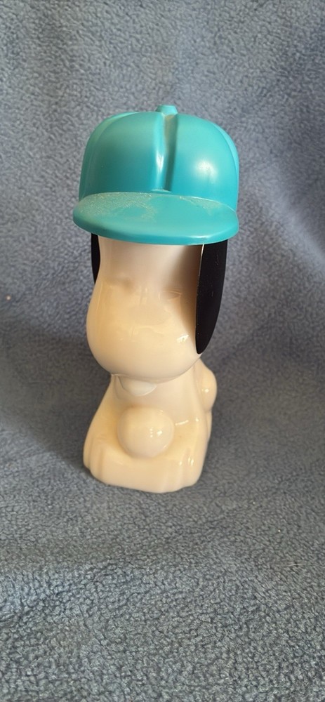 Avon Snoopy Wild Country After Shave 5 fl oz Collectible Bottle