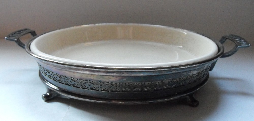 Meriden Britannia silver plate footed Villeroy Boch pie dish holder cradle