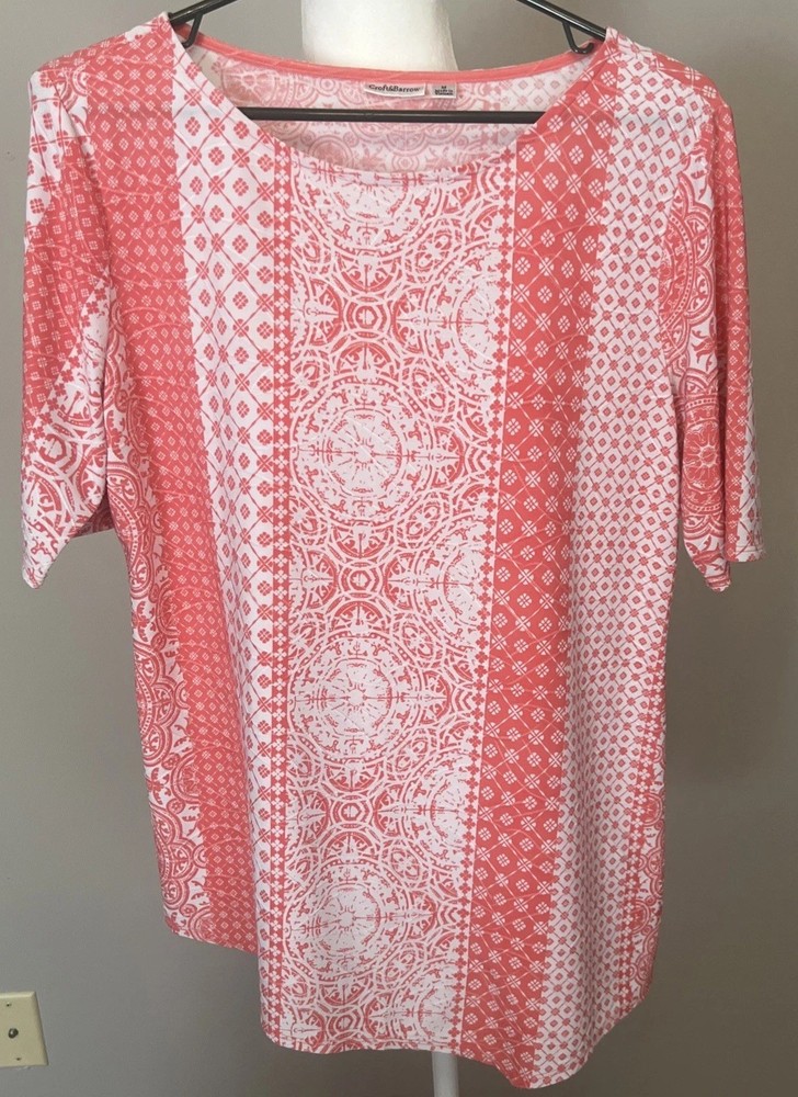 Croft & Barrow Size M Geometric Stretch Boat Neck Top Pink Short Sleeve Pullover