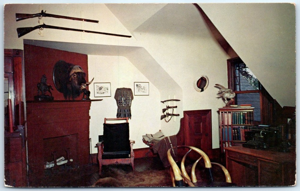 Postcard - The Gun Room, Sagamore Hill - Oyster Bay, New York