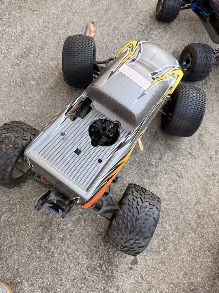 4 Traxxas RC Cars / Trucks – + Parts