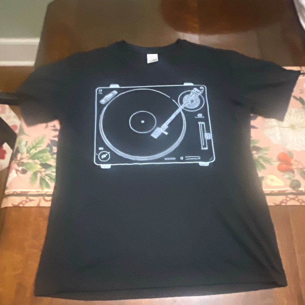 Men’s Black Turntable DJ Graphic Print Cotton Crew Neck Tee Shirt L