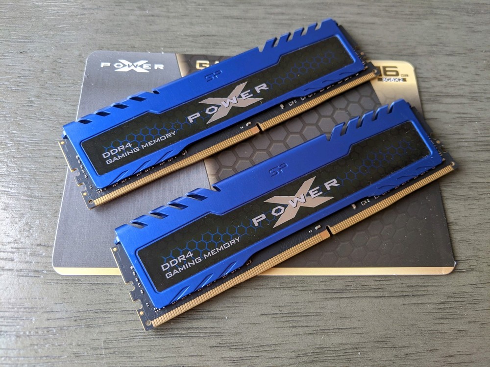 Silicon Power 16GB (2 x 8GB) PC4-25600 (DDR4-3200) Memory (SP016GXLZU320BDA)