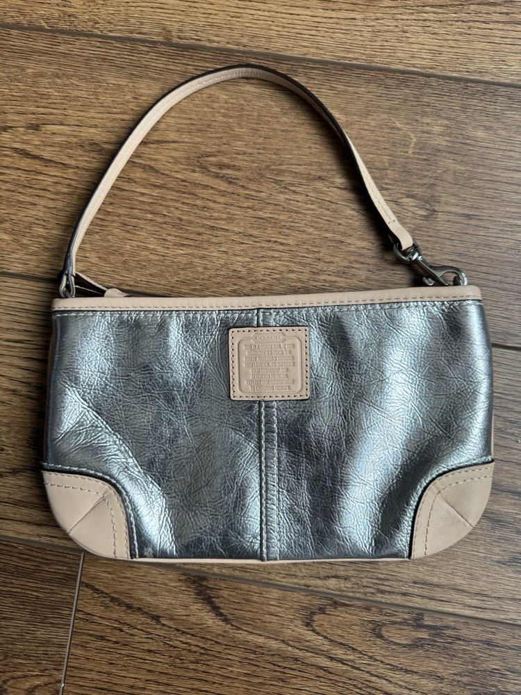 Coach Patent Leather Wristlet Silver Tan Beige Zip Closure Clutch Wallet