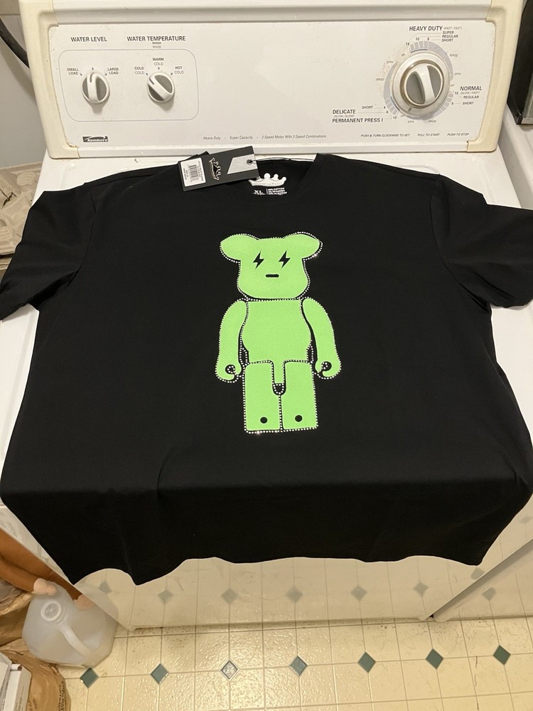 NWT Heads or Tails Men’s RhineStone Studded T-Shirt Bear Black Green XL $68 Rare