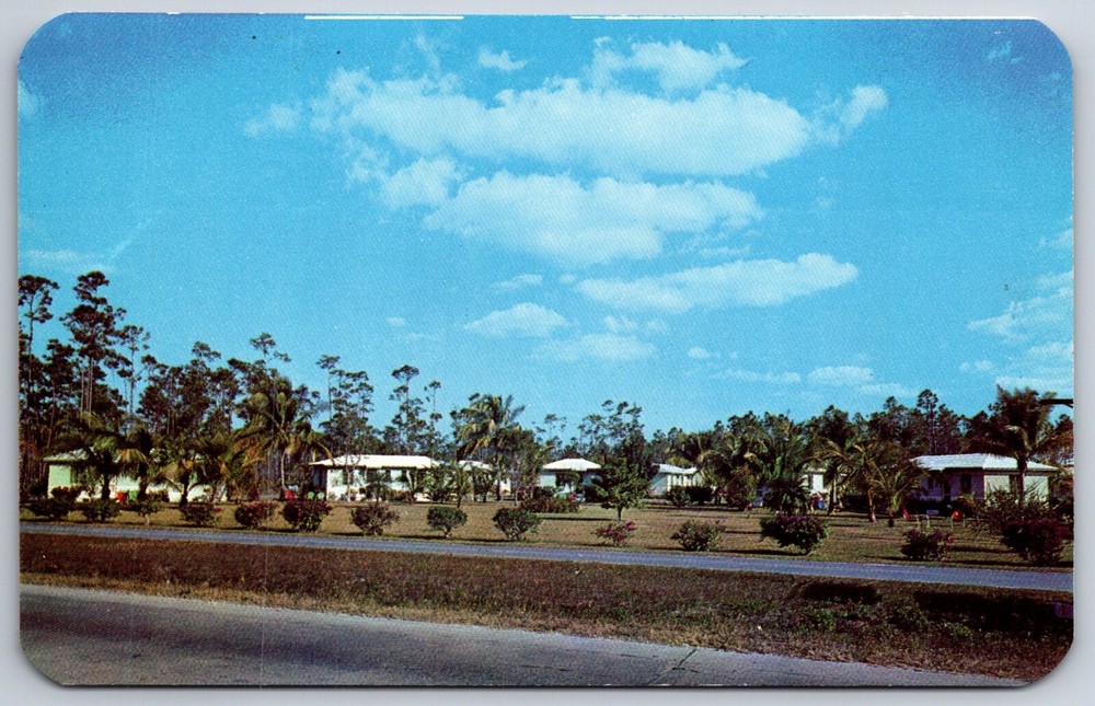 Roadside View~Florida~Homestead Cottage Court Motel On US No 1~Vintage Postcard