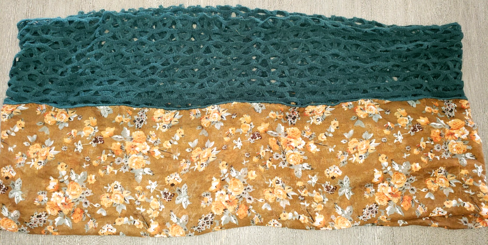 COLLECTION EIGHTEEN WOMENS INFINITY SCARF dark green knit FLOWERS GOLD 64 X 14