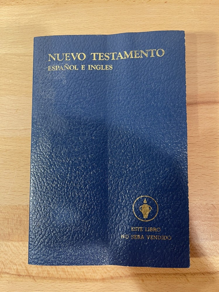 Gideon's Bilingual New Testament English/Spanish - Nuevo Testamento Espanol 1960