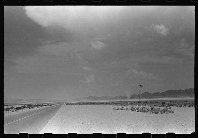 Photo:Desert Highway Roadscape 1930s Black and White Landscape