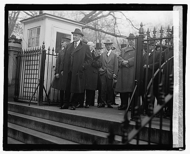 Photo:Harding Safety Parade 1922 President Warren G. Harding Reviewing