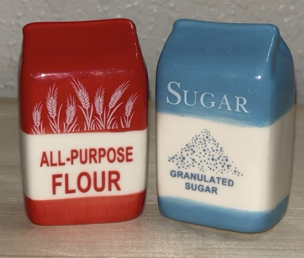 New Cracker Barrel Flour And Sugar Mini Salt And Pepper Shaker Set 2” Each NWT