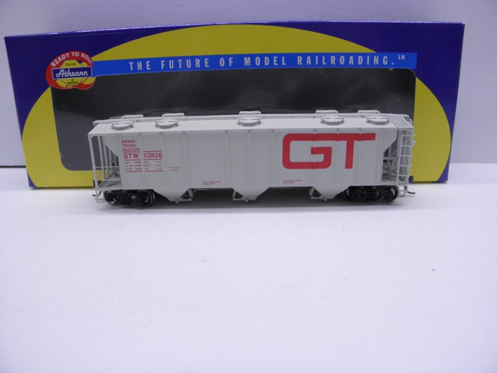 Athearn Ready To Roll Ps 2893 Covered Hopper - Grand Trunk #113926 Ho Scale