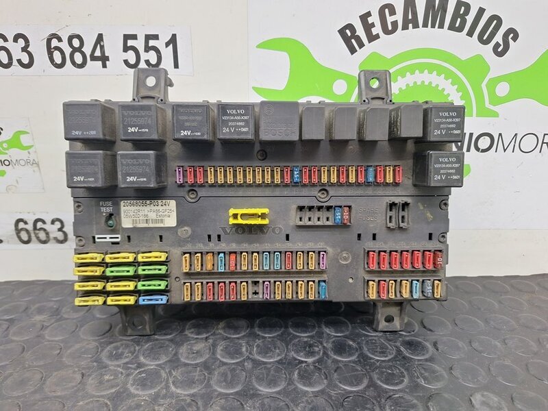 20568055 P03 Fuse Relay Box Volvo FM XXX 12.8 DIESEL 2006 99027