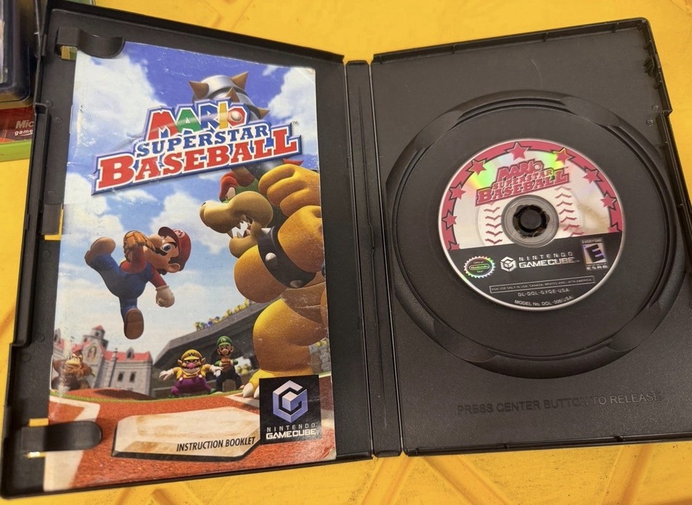 Mario Superstar Baseball (Nintendo GameCube, 2005)