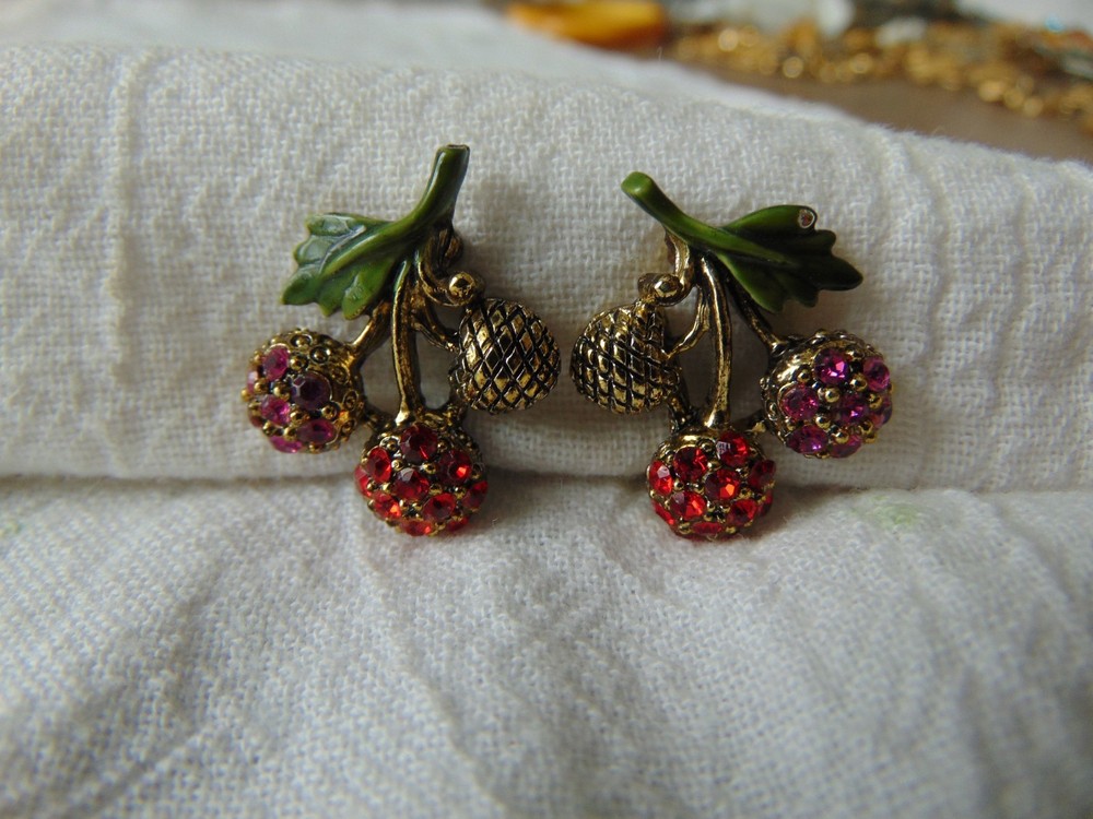 vintage Hollycraft signed colored crystals flower bunch clip on earrings