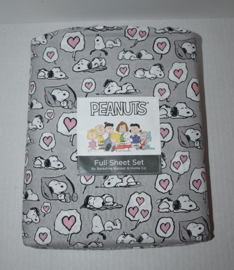 Gray Snoopy Valentine Sheet Set with Heart Dreams Design