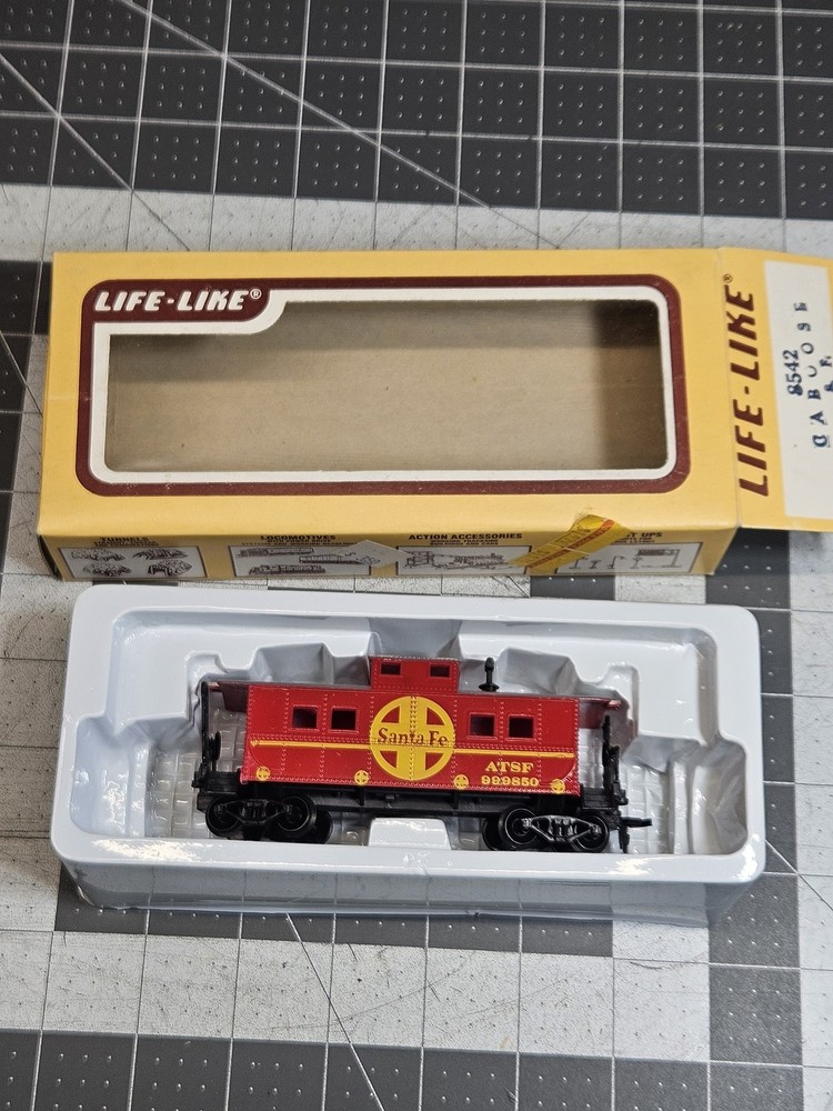LIFE-LIKE HO Scale Santa Fe ATSF 999850 Red Caboose 8542 Model Railroad Train