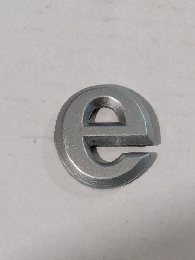 Vintage 1993-1996 JEEP Grand Cherokee Hood Nameplate EMBLEM Letter E # 55294924