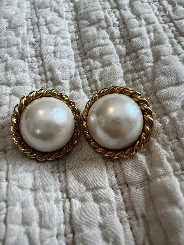 Vintage 80s/90s Jewelry Earrings Faux Pearl Gold Tone Pierced Stud Large